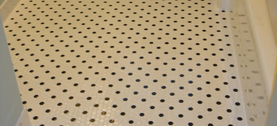 Octagon-black-and-white-tile_-bathroom-floor_-tucson